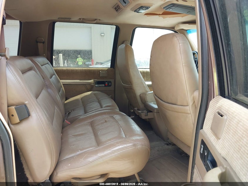 1994 Chevrolet Suburban K1500 VIN: 1GNFK16K1RJ397882 Lot: 44812417
