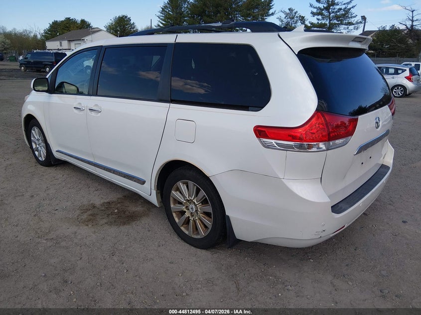 2012 Toyota Sienna Limited 7 Passenger