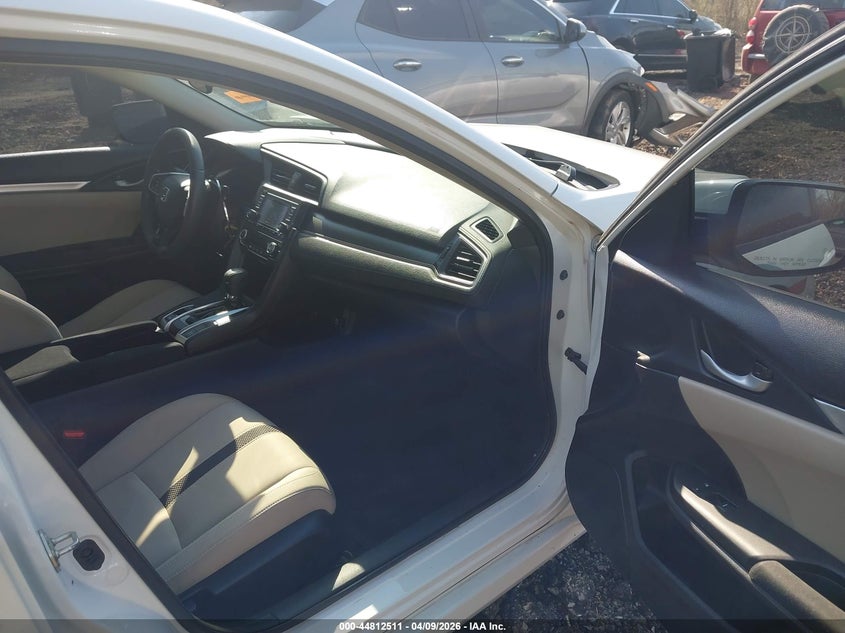 2019 Honda Civic 2.0 Lx White Lot 111044812511 Vin 19XFC2F64KE043324