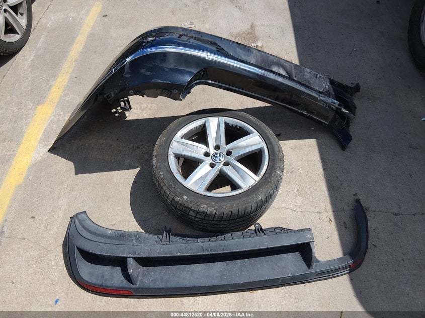 2013 Volkswagen Cc 2.0T Sport VIN: WVWBP7ANXDE521727 Lot: 44812520