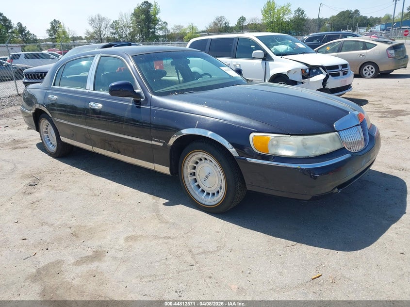 1999 Lincoln Town Car Executive