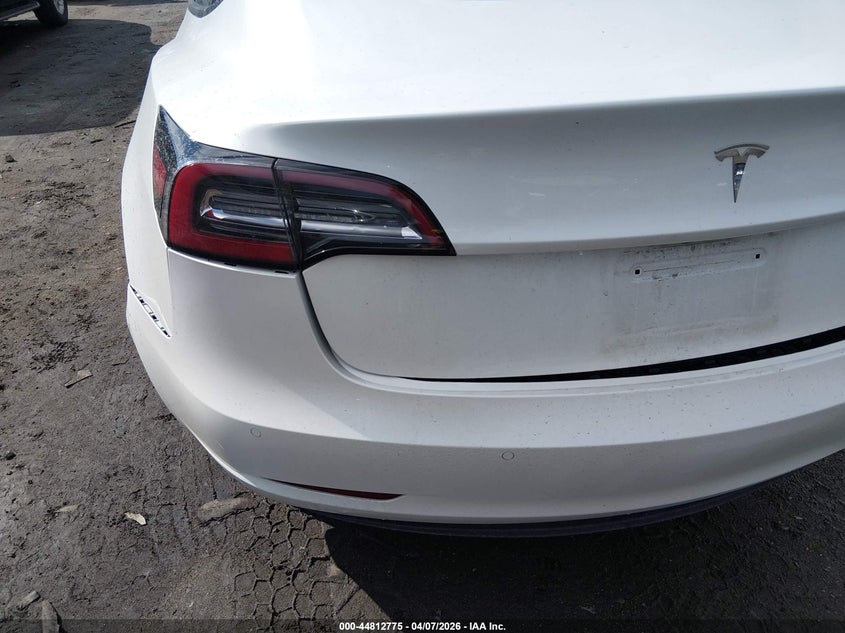 2021 Tesla Model 3 Long Range Dual Motor All-Wheel Drive white Lot 111044812775 Vin 5YJ3E1EBXMF056355