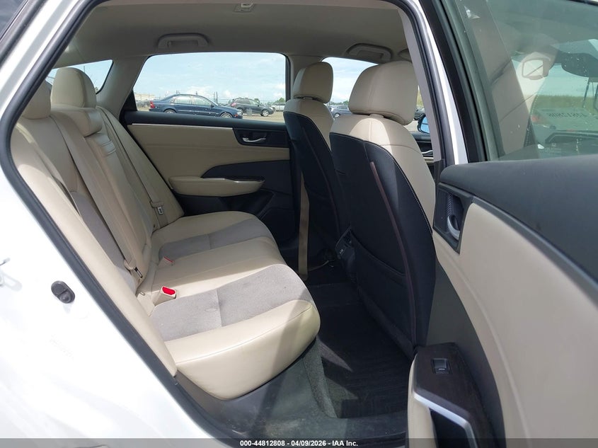 2018 Honda Clarity Plug-In Hybrid VIN: JHMZC5F11JC016282 Lot: 44812808