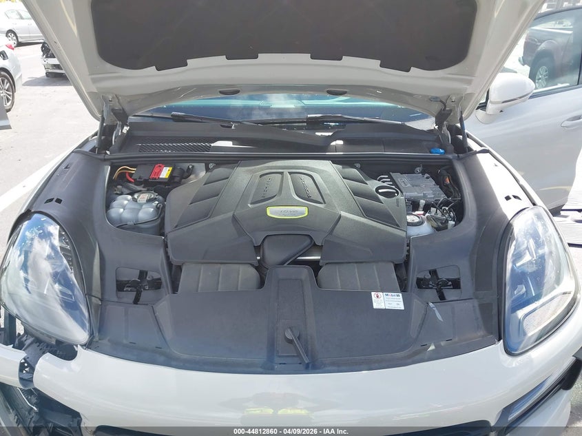 WP1AE2AY4MDA24045 2021 Porsche Cayenne 3.0 grey