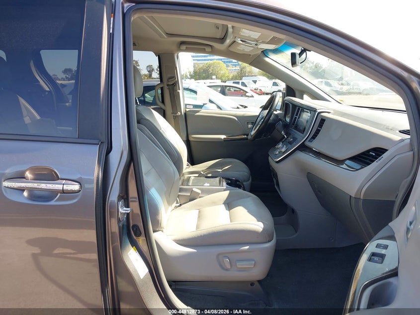 2017 Toyota Sienna Xle 8 Passenger