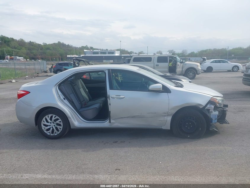 2017 Toyota Corolla 1.8 Le silver Lot 111044812897 Vin 5YFBURHE8HP717152