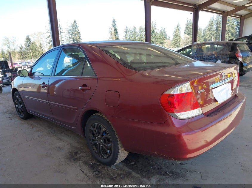 2005 Toyota Camry Le