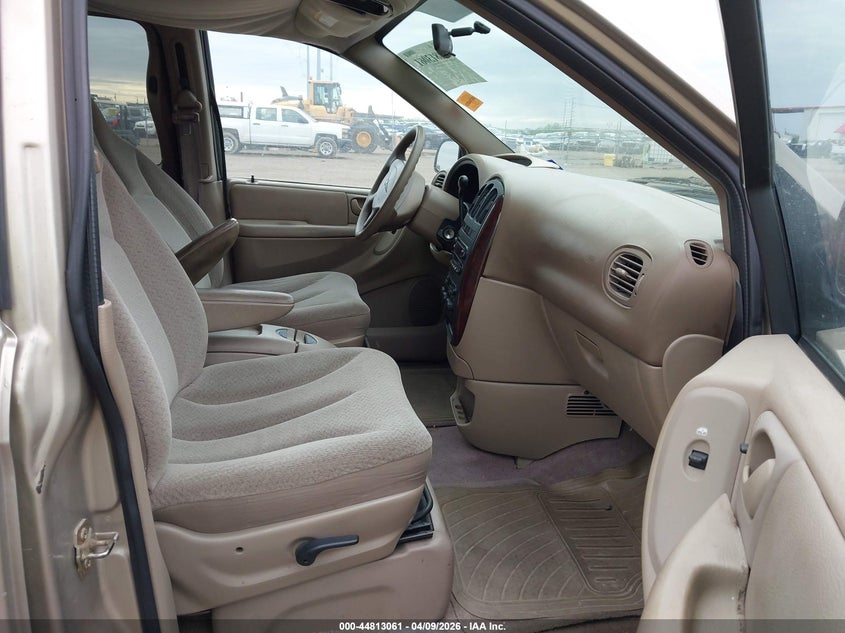 2003 Chrysler Town & Country Lx