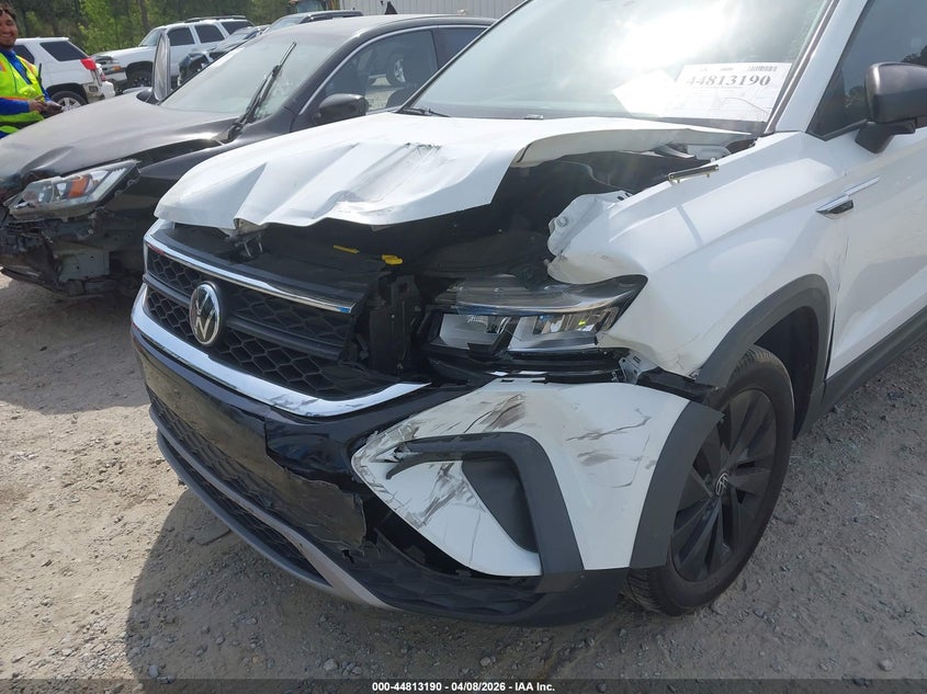 2022 Volkswagen Taos 1.5T S VIN: 3VVAX7B26NM078876 Lot: 44813190
