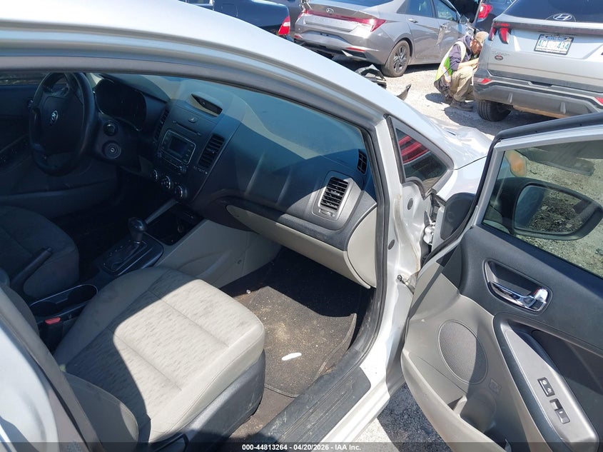 2016 KIA FORTE auction photo 5