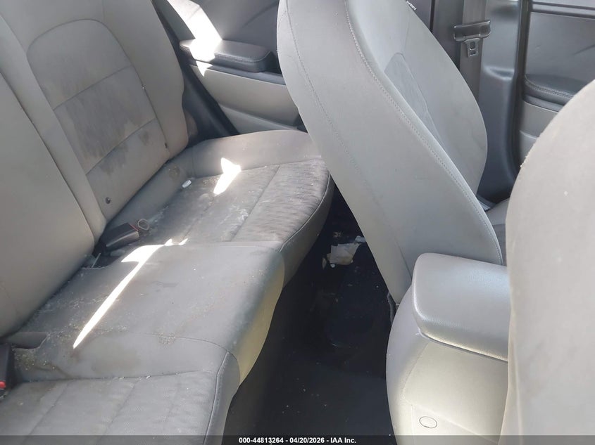 2016 KIA FORTE auction photo 8