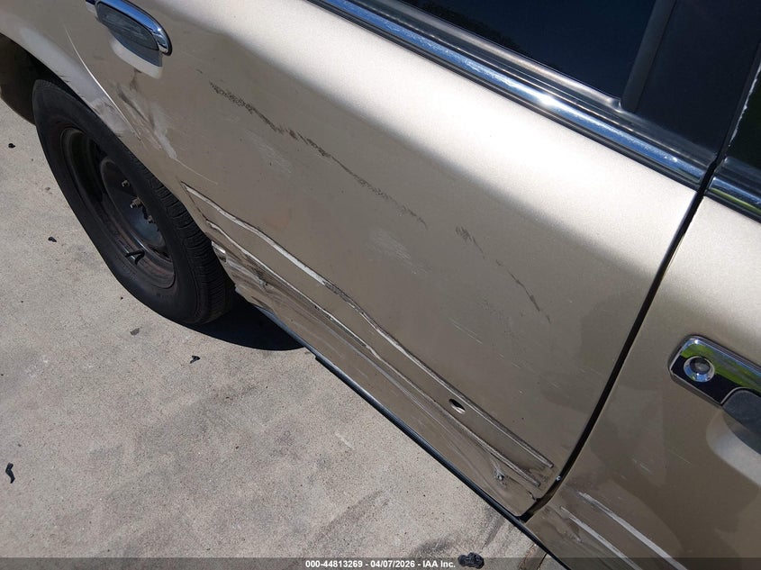 1999 Ford Crown Victoria VIN: 2FAFP73W9XX177226 Lot: 44813269