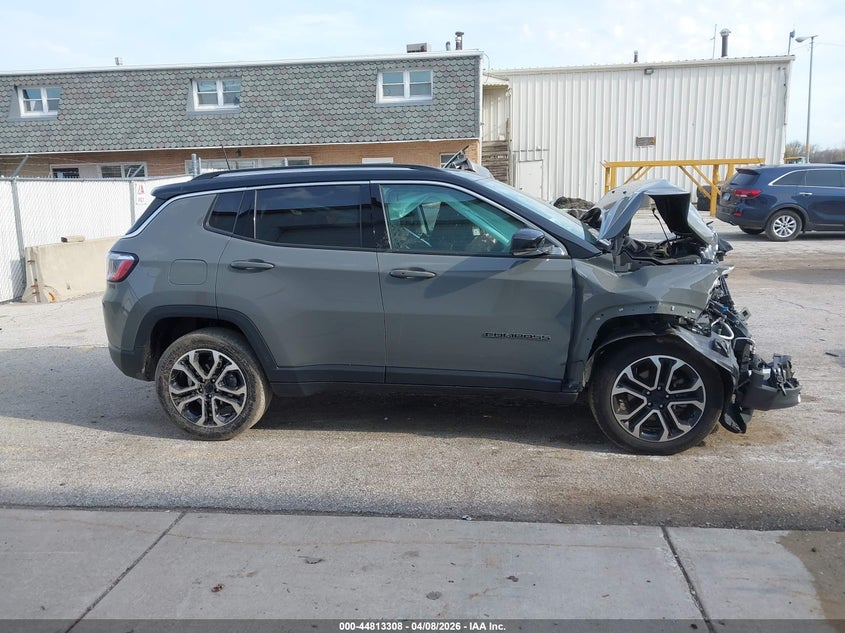 3C4NJDCB8NT161780 2022 Jeep Compass 2.4 Limited 4X4 grey