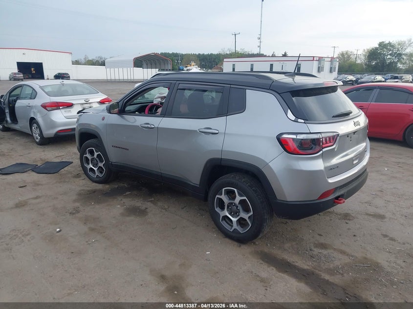 3C4NJDDB1NT102908 2022 Jeep Compass 2.4 Trailhawk 4X4 silver