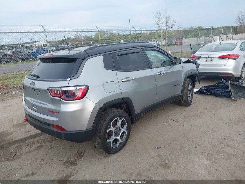 2022 Jeep Compass 2.4 Trailhawk 4X4 silver Lot 111044813387 Vin 3C4NJDDB1NT102908