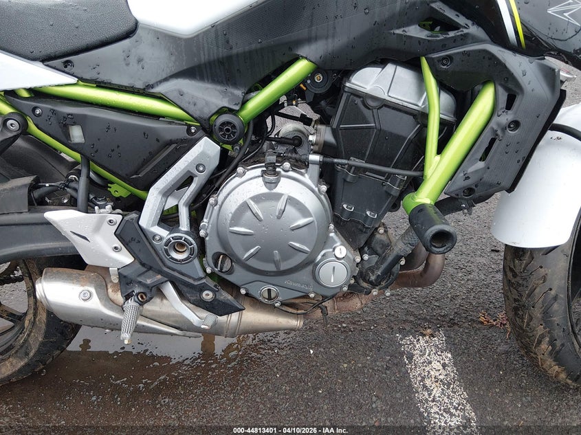2017 Kawasaki Er650 G VIN: JKAEREG16HDA01887 Lot: 44813401