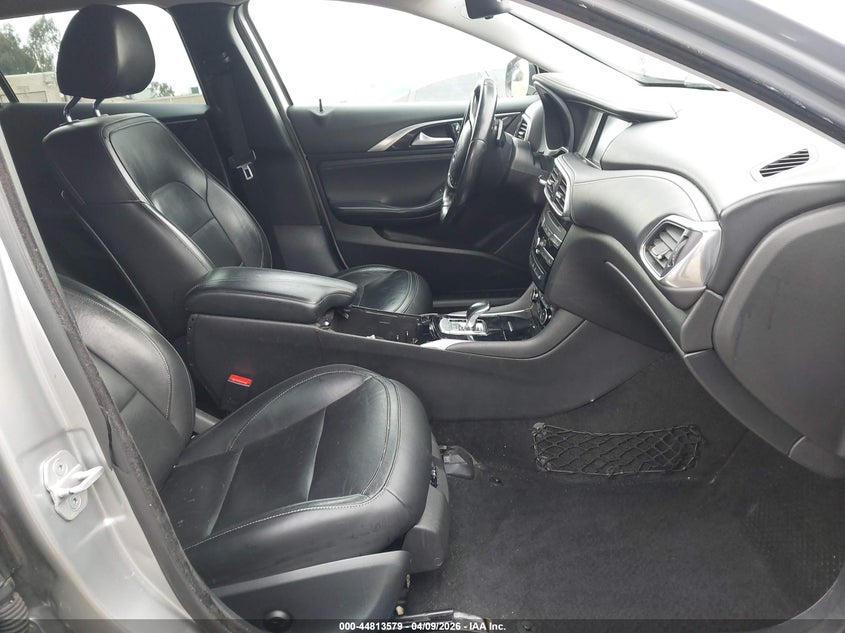 2017 Infiniti Qx30 Premium