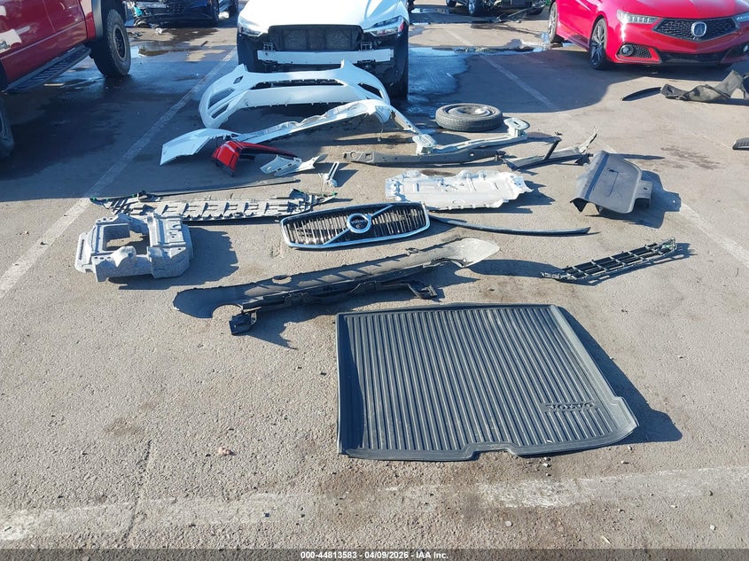 2021 Volvo Xc60 T5 Momentum VIN: YV4102DK9M1696768 Lot: 44813583