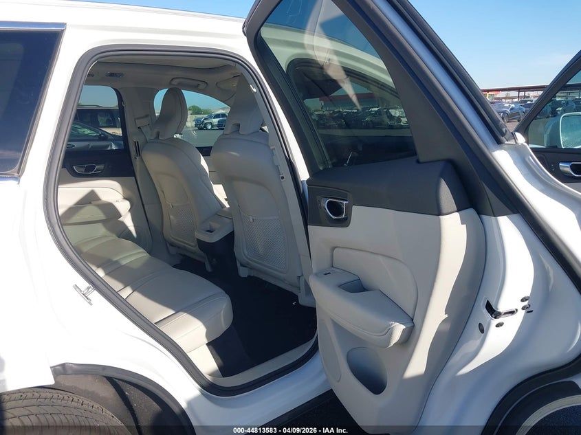 2021 Volvo Xc60 T5 Momentum VIN: YV4102DK9M1696768 Lot: 44813583