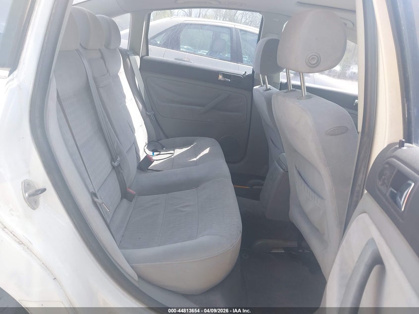 2003 Volkswagen Passat Gls VIN: WVWPD63B63P439282 Lot: 44813654