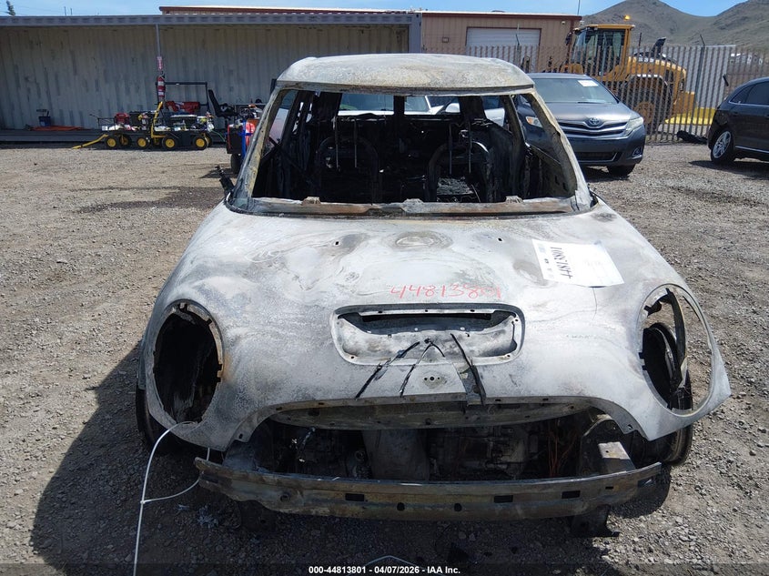 2009 Mini Cooper S Clubman VIN: WMWMM33529TP72992 Lot: 44813801