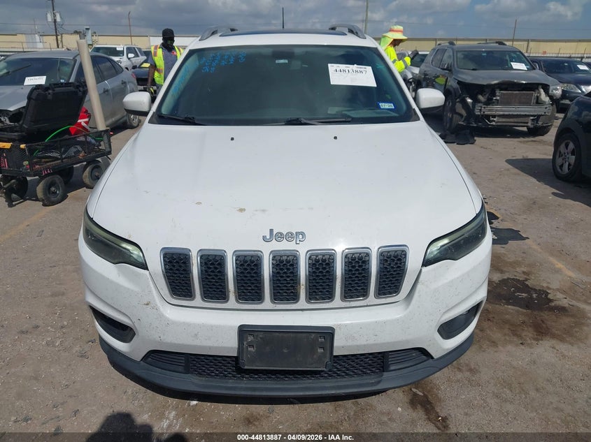 2019 Jeep Cherokee 2.4 Latitude Plus Fwd white Lot 111044813887 Vin 1C4PJLLB4KD146326