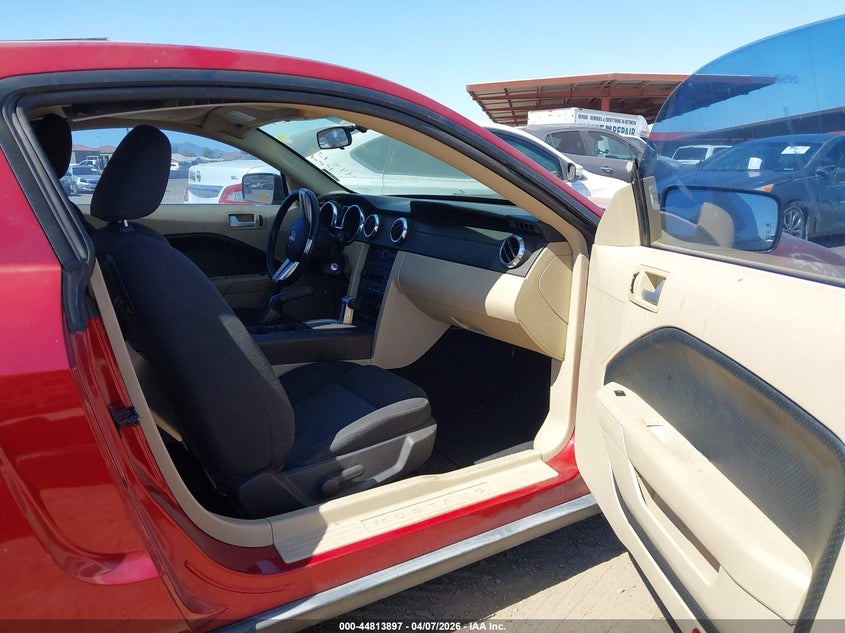 2007 Ford Mustang V6 Deluxe/V6 Premium