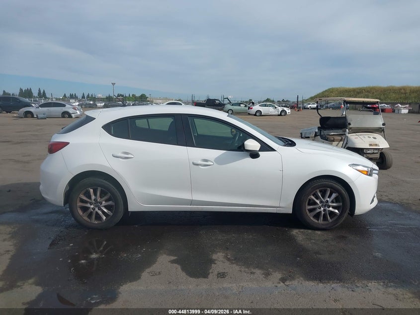 2018 Mazda 3 2.0 Sport white Lot 111044813999 Vin 3MZBN1K73JM245705