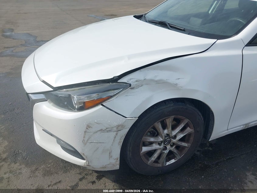 2018 Mazda 3 2.0 Sport white Lot 111044813999 Vin 3MZBN1K73JM245705