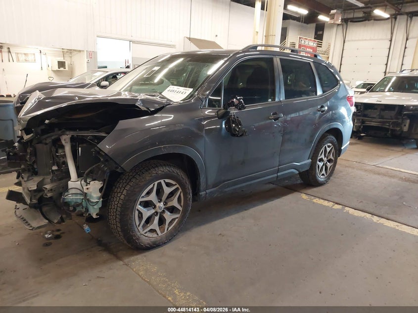 JF2SKAJC6LH514699 2020 Subaru Forester Premium photo 1