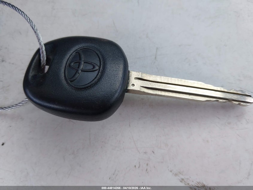 2005 Toyota Matrix Xr VIN: 2T1KR32E55C347636 Lot: 44814266