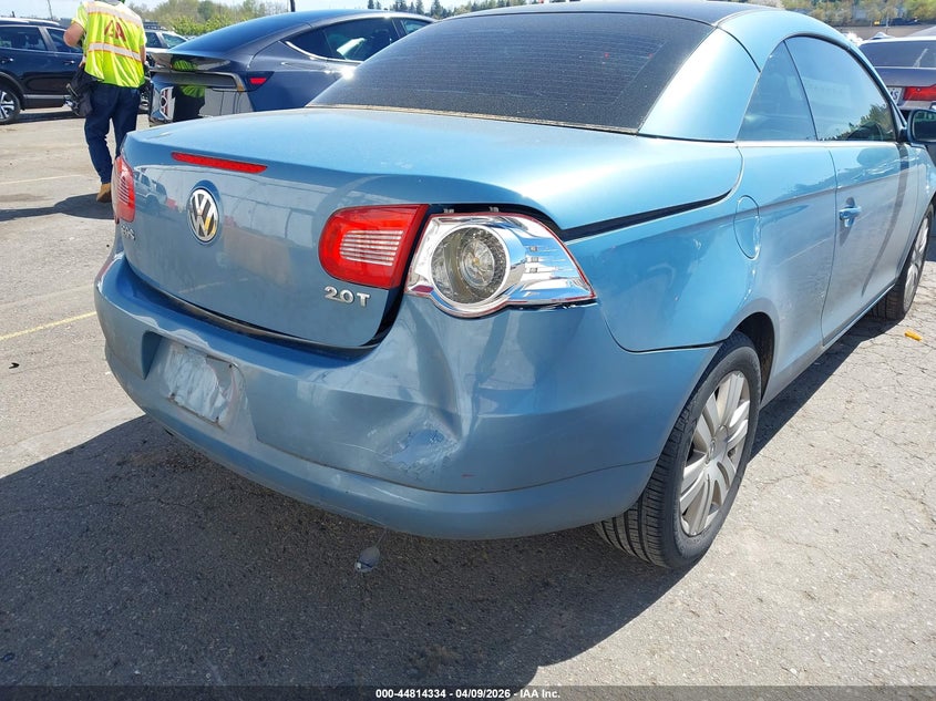 2008 Volkswagen Eos Komfort/Turbo VIN: WVWAA71F28V010511 Lot: 44814334