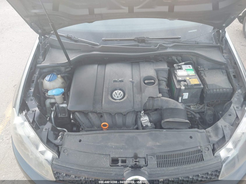 2011 Volkswagen Golf 2.5L 2-Door VIN: WVWAB7AJ1BW215692 Lot: 44814388