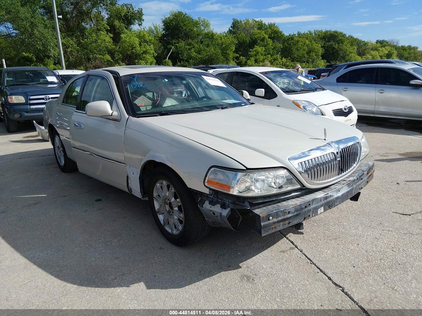 2007 Lincoln Town Car Signature Limited
