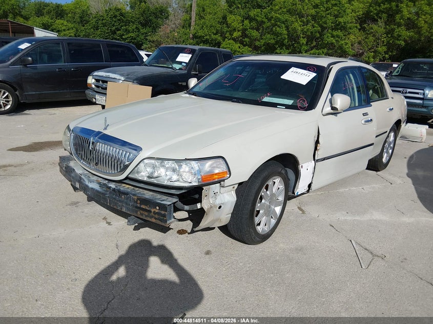 2007 Lincoln Town Car Signature Limited