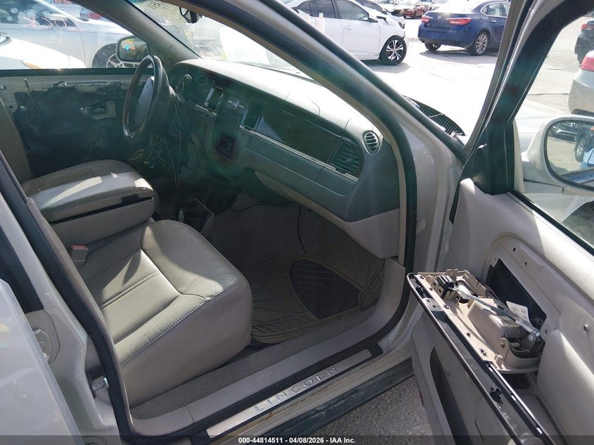 2007 Lincoln Town Car Signature Limited