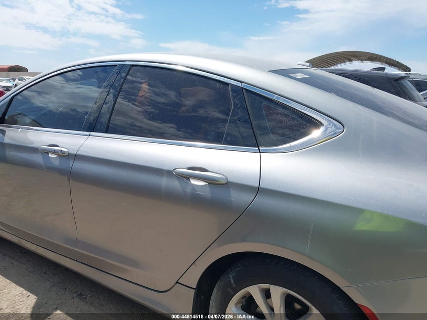 2015 CHRYSLER 200 LIMITED · Фото 15