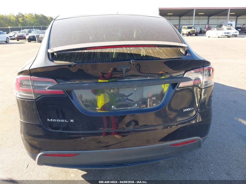 2017 Tesla Model X 100D/75D/90D VIN: 5YJXCBE27HF060964 Lot: 44814524