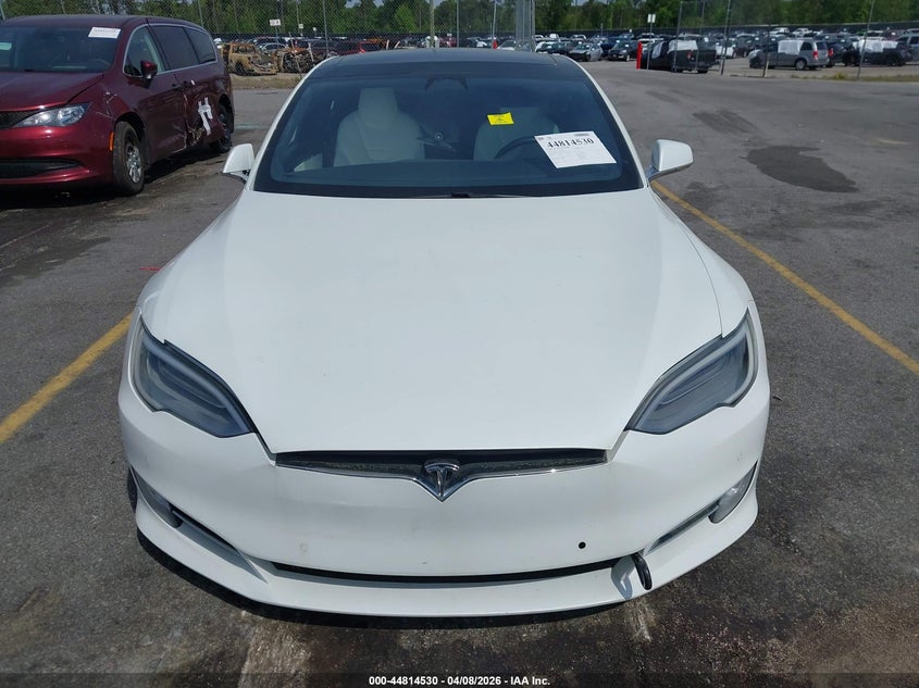 5YJSA1E25HF203677 2017 Tesla Model s white
