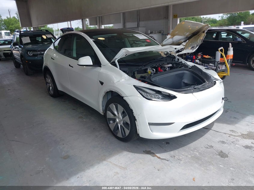 TESLA MODEL Y - zdjęcie 1
