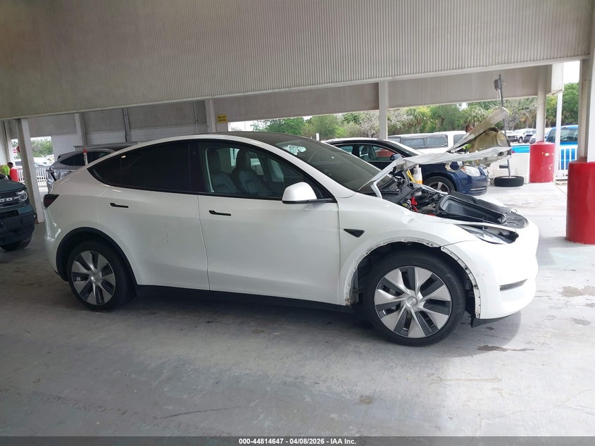 TESLA MODEL Y - zdjęcie 14