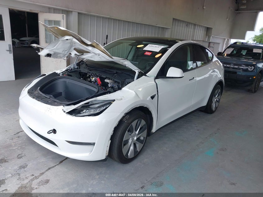 TESLA MODEL Y - zdjęcie 2