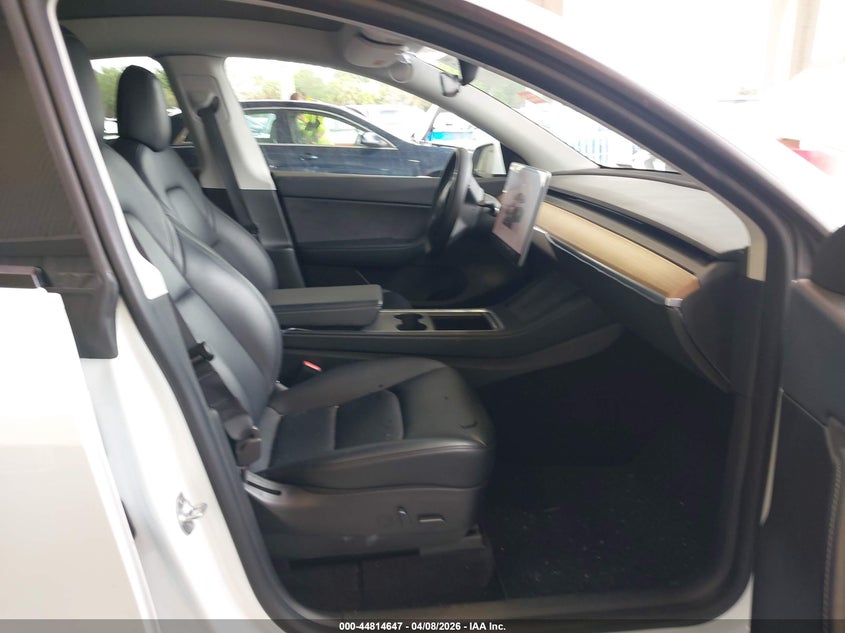 TESLA MODEL Y - zdjęcie 5
