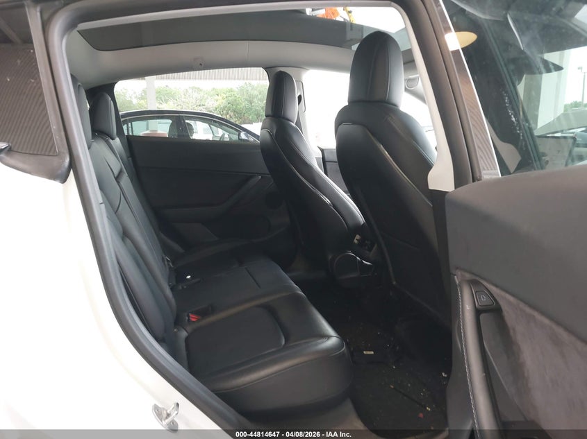 TESLA MODEL Y - zdjęcie 8