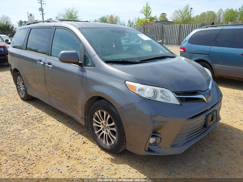 2020 Toyota Sienna Xle