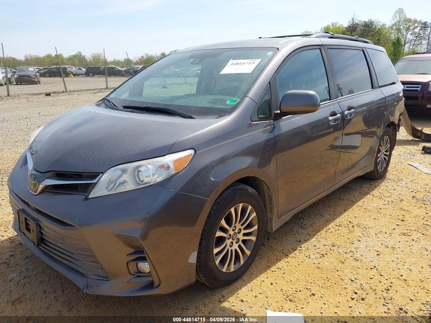 2020 Toyota Sienna Xle