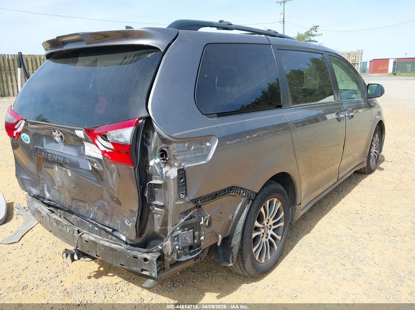 2020 Toyota Sienna Xle