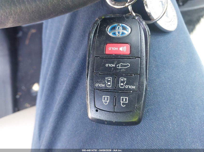 2022 Toyota Sienna Xle VIN: 5TDYRKEC0NS106234 Lot: 44814791