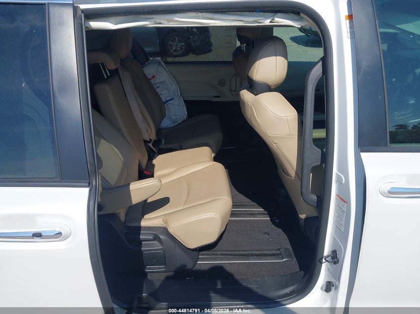 2022 Toyota Sienna Xle VIN: 5TDYRKEC0NS106234 Lot: 44814791