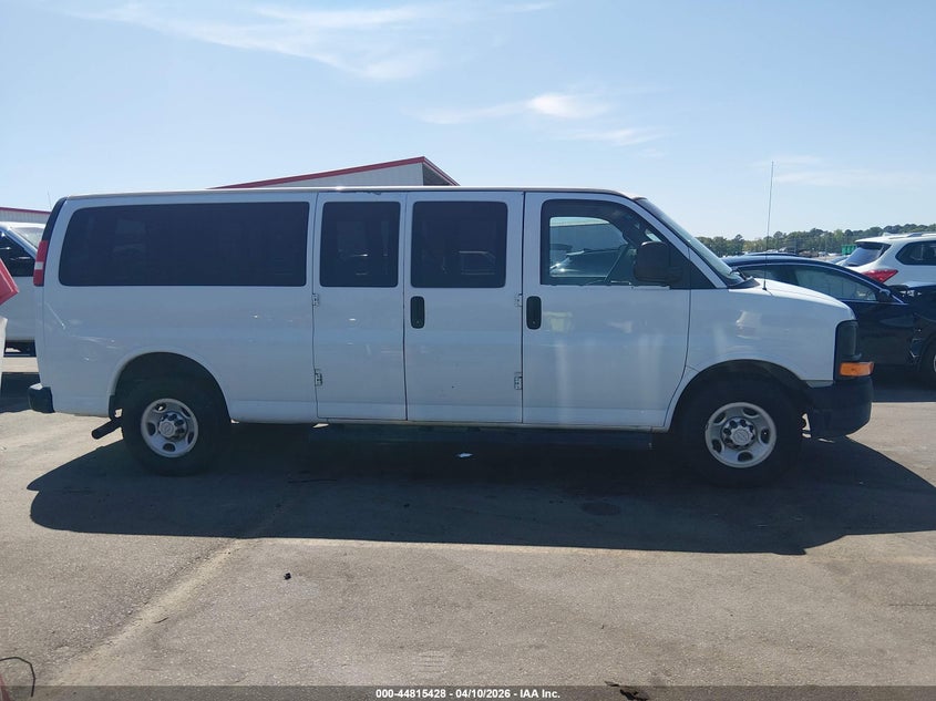 2016 Chevrolet 4.8 Express 3500 Ls white Lot 111044815428 Vin 1GAZGNFFXG1210355